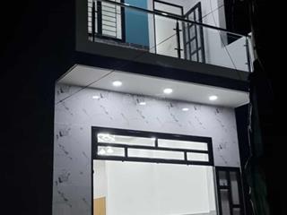 Nhà riêng 1 trệt 1 lầu 2 phòng ngủ 2 vệ sinh 2 phòng khách 2 sân thượng bên dưới có 3 căn trọ