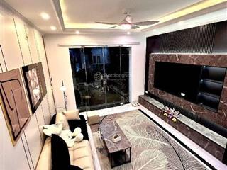 Cực hiếm, bán nhà mặt ngõ thông võ chí công, cầu giấy, vài bước chân ra mặt phố 38m2, 5 tầng. 4pn