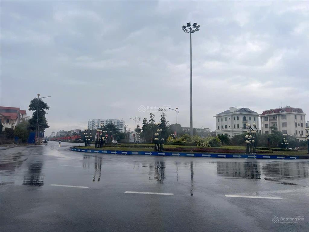 Bán biệt thự đại hoàng long , obt26 bt08 .. mặt đg lý thánh tông ..dt270m mt 15m giá 127tr/m2