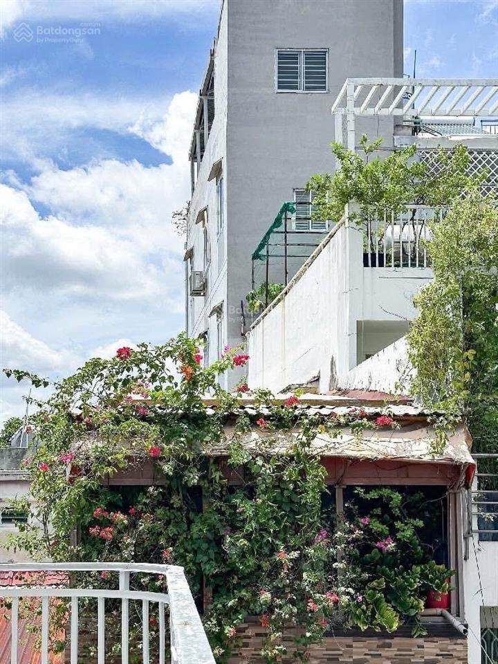 Nhà xinh 3 mặt tiền  3 tầng50m2 trần hưng đạop cầu khoq 1sổ riêng chỉ 6tỷ (còn tl)