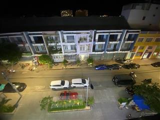 Căn hộ hoàng quân .tòa b1  tầng thấp dễ di chuyển. ban công hướng bắc view ngoài thoáng mát