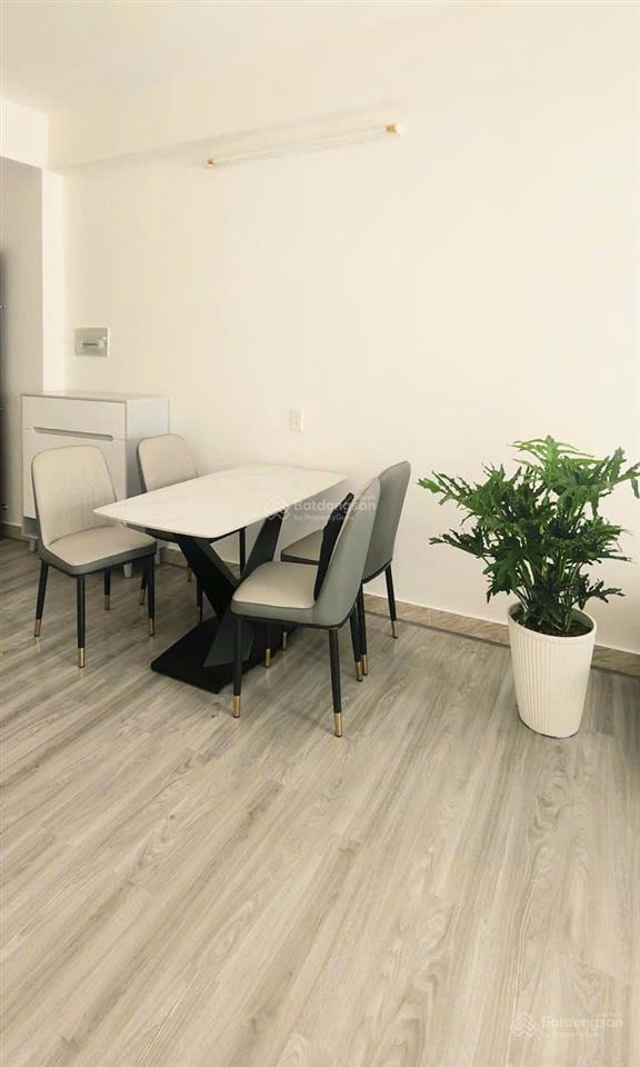 Bán căn hộ hoàng quân tòa a1 căn góc 2pn, dt 48,3m2 , view biển, để lại nội thất, giá 1ty950tr