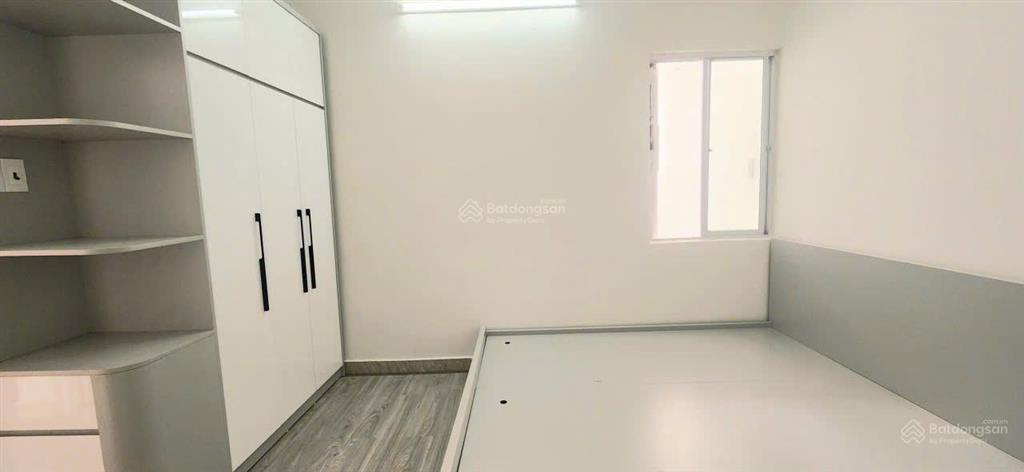 Bán căn hộ hoàng quân tòa a1 căn góc 2pn, dt 48,3m2 , view biển, để lại nội thất, giá 1ty950tr