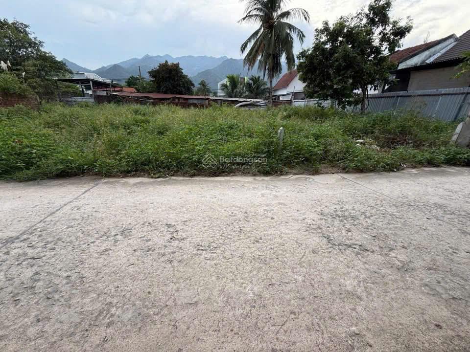 Bán nhanh lô đất đẹp hẻm bình hòa gần đường nguyễn tất thành dt 98,5m2, có thổ cư, đường ô tô