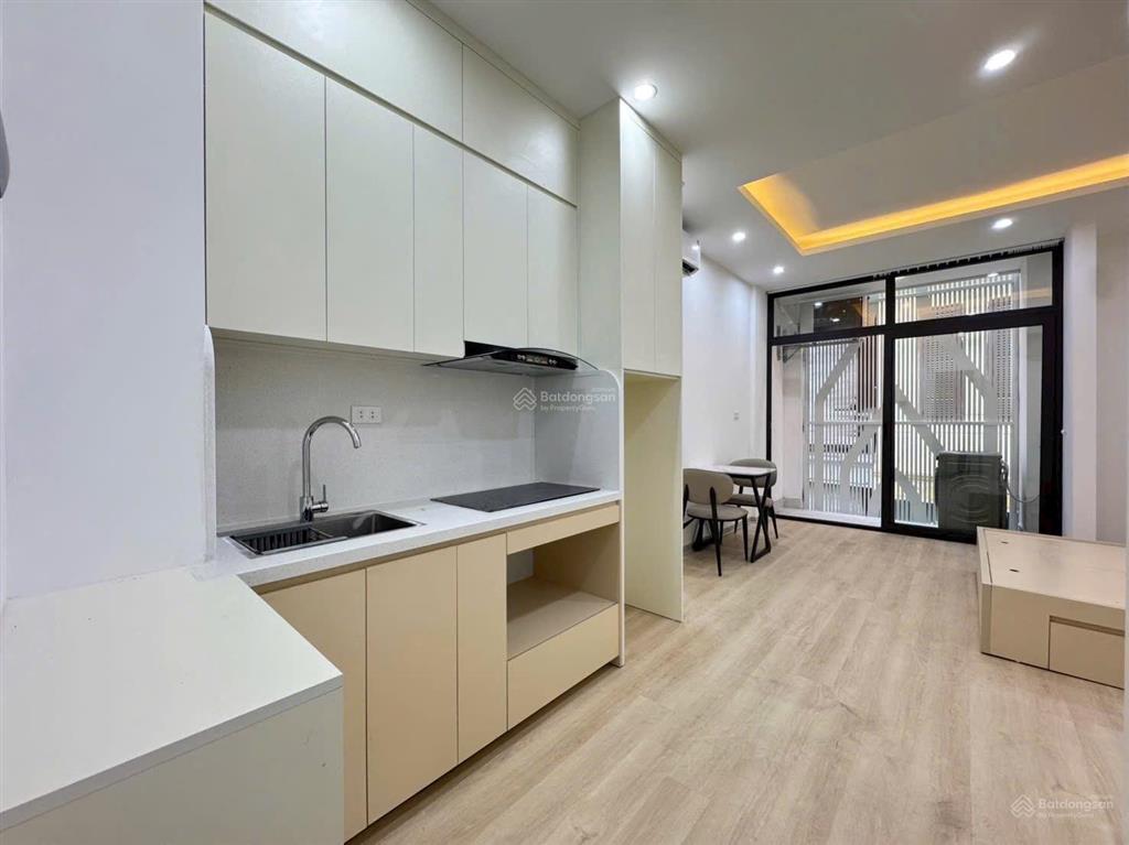 Bán toà nhà ccmn phố chùa láng dòng tiền 150tr/th xây 8 tầng mới cứng