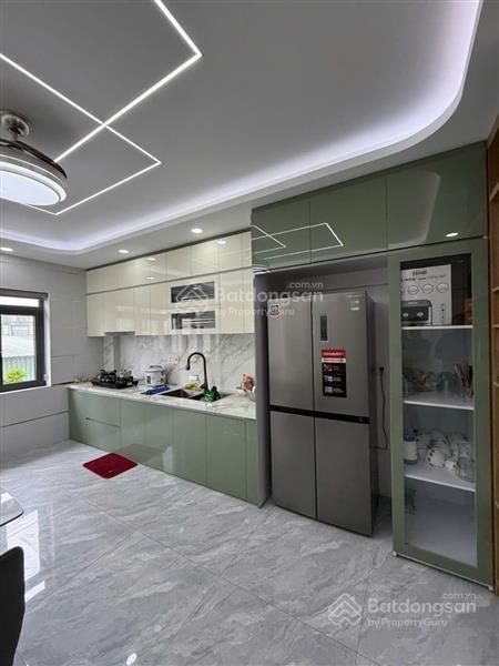 Siêu phẩm bình tân  hẻm nhựa 6m ô tô ngủ trong nhà  5 tầng btct  62 m2  chủ tặng full nội thất