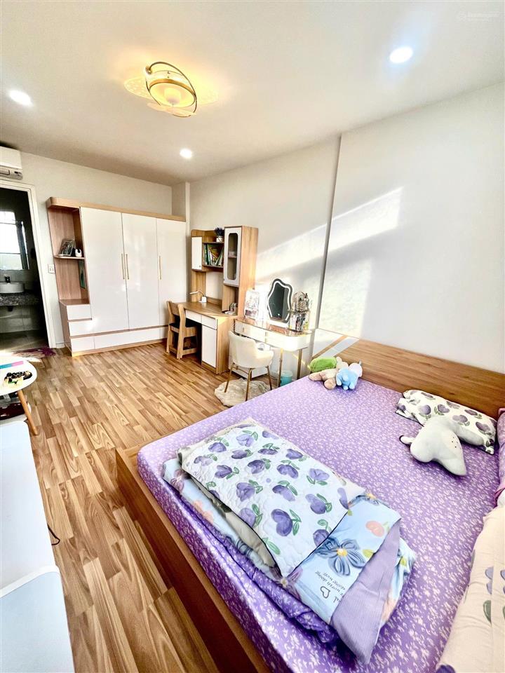 Chuyển nhượng căn hộ 2pn  3pn city gate towers mặt tiền võ văn kiệt