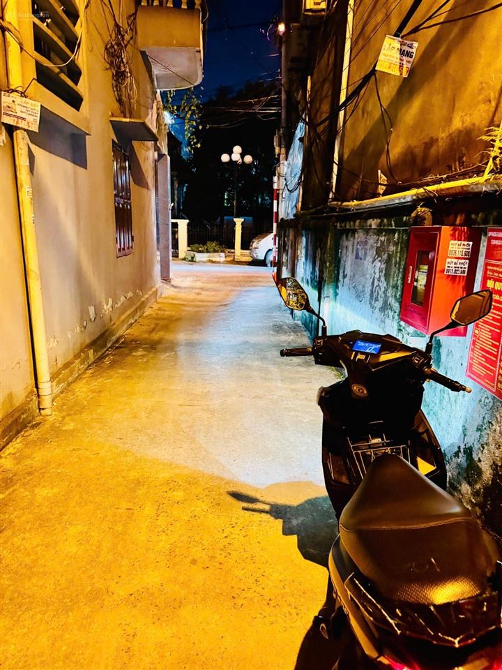 Siêu hot khu vực lõi p. thượng thanh! nhà 5 tầng, nội thất xịn sò, 20m ra mặt phố 2 xe tránh nhau.