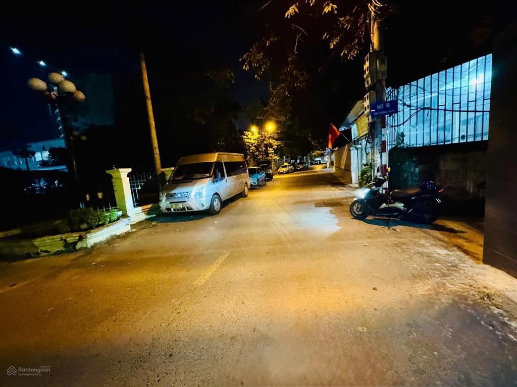 Siêu hot khu vực lõi p. thượng thanh! nhà 5 tầng, nội thất xịn sò, 20m ra mặt phố 2 xe tránh nhau.