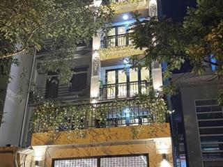 Bán nhà ngô gia tự long biên. dt 79m2, nở hậu, 7 tầng thang máy, đường 6,2m, thuận tiện giao thông