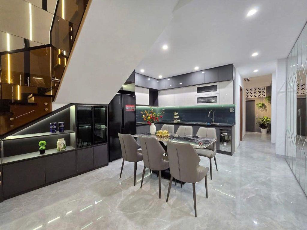 🏡 SIÊU PHẨM NHÀ 1 TRỆT 1 LẦU CÓ SÂN THƯỢNG – NGAY CÔNG VIÊN RẠCH KIẾN – 2 TỶ 130 – SHR