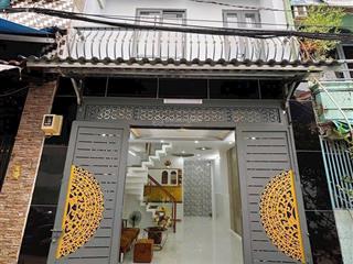 Cần bán gấp nhà 1 trệt 1 lầu 6x20 gần chợ đệm. giá 810 triệu