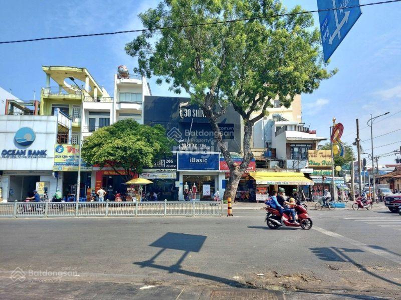 Cần bán 2 lô đất 2 mặt tiền  trung tâm quận 6