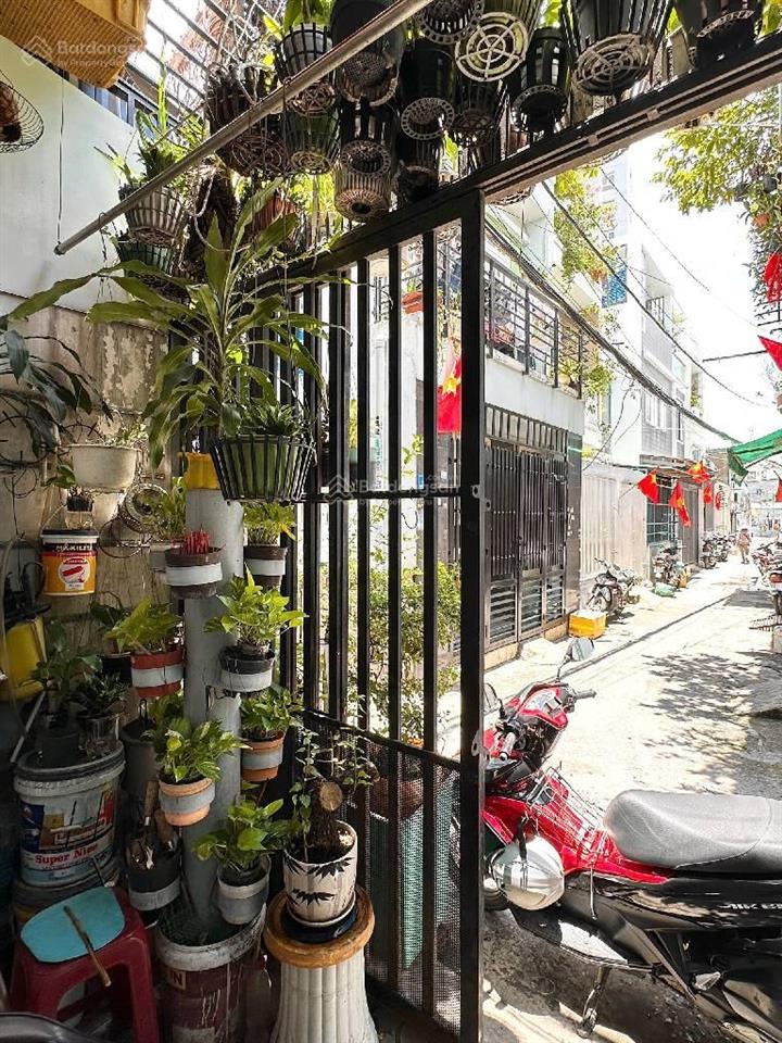 Nhà bán đ huỳnh thiện lộc, q. tân phú, sát q. tân bình hẻm xe hơi chỉ 5.6 tỷ