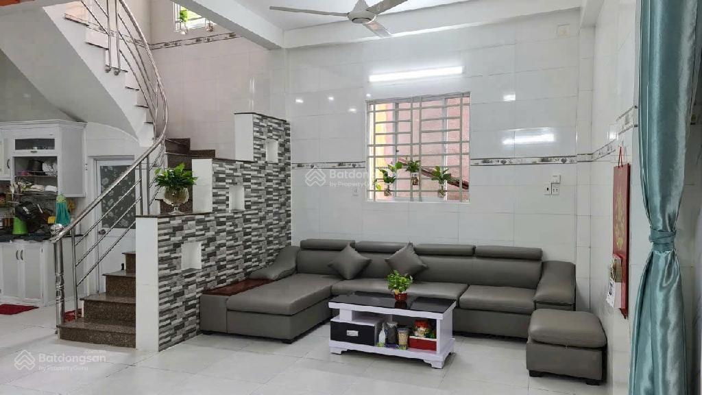 Bán nhà đ trịnh đình thảo 1 sẹc sát q 11 60m2 2 tầng chỉ 6,x tỷ