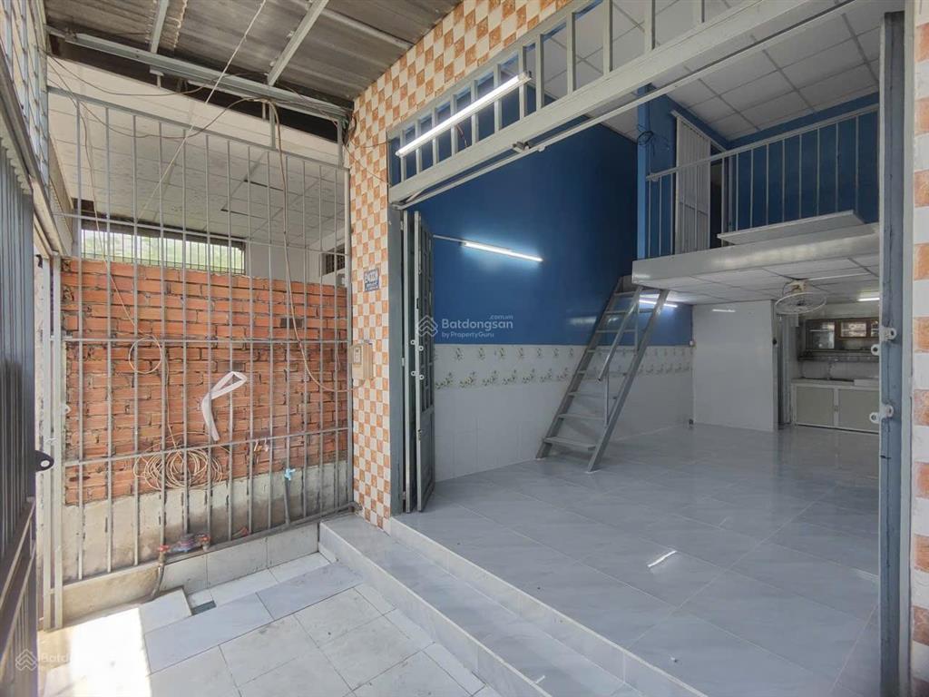 Nhà nguyên căn quốc lộ 50 xã phong phú huyện bình chánh ngay trung tâm