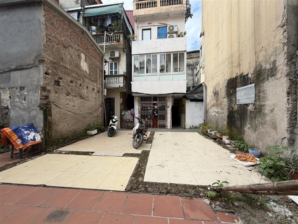 Cho thuê mặt bằng kinh doanh hồ tây  vị trí đắc địa, gần khách sạn sheraton.