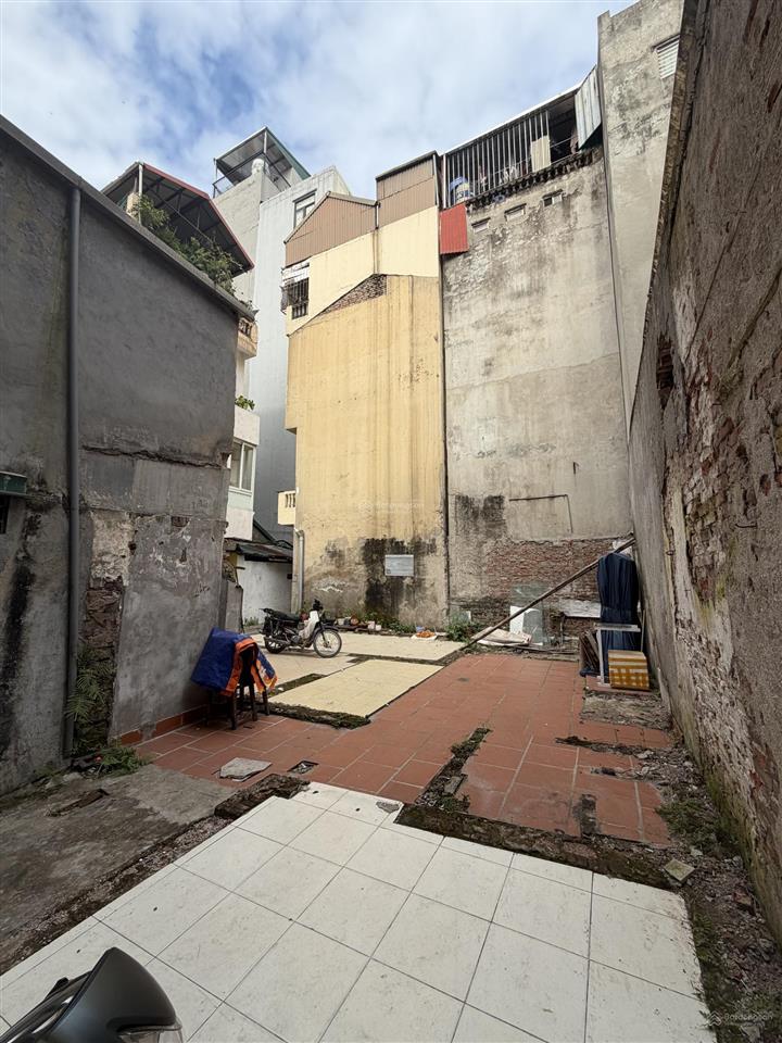 Cho thuê mặt bằng kinh doanh hồ tây  vị trí đắc địa, gần khách sạn sheraton.