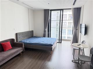 Cho thuê căn hộ studio, full đồ, tầng cao, view nội khu, vào ở luôn, giá 10tr/ tháng
