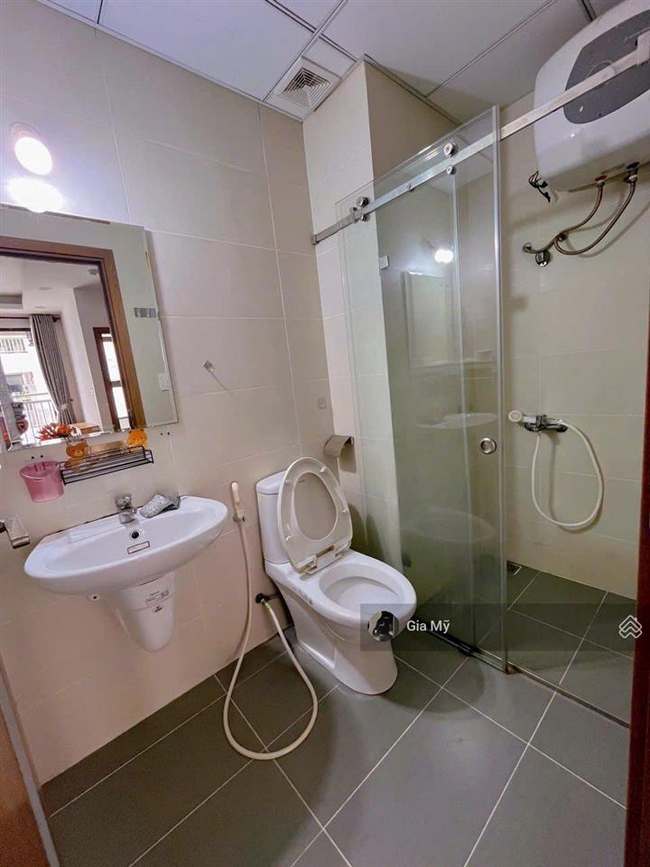 Bán gấp cc tôn thất thuyết, q4, 68m2, 2pn, 2wc, full nt, giá 1 tỷ 370