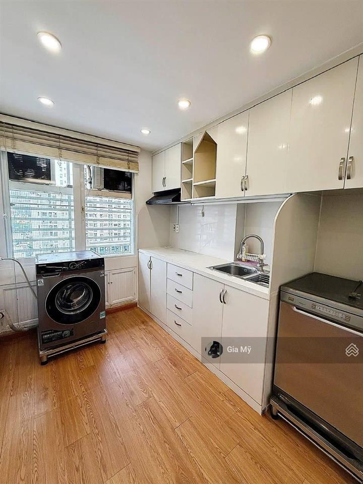 Bán gấp cc tôn thất thuyết, q4, 68m2, 2pn, 2wc, full nt, giá 1 tỷ 370