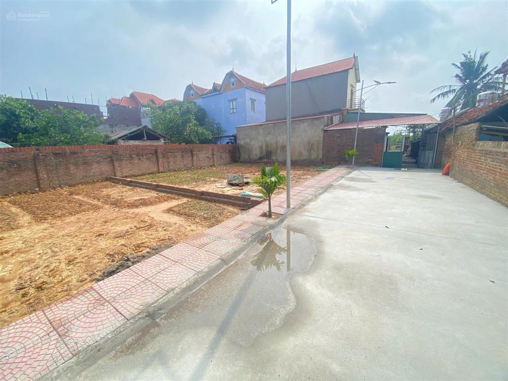 Bán lô đất hiếm 115m2 full cư  trục chính chợ thanh trí , kim anh , sóc sơn. chỉ 2.x tỷ