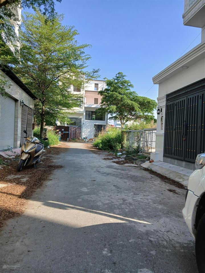 Đất kdc rạch tôm lê văn lương, 5x21m view công viên, xây tự do