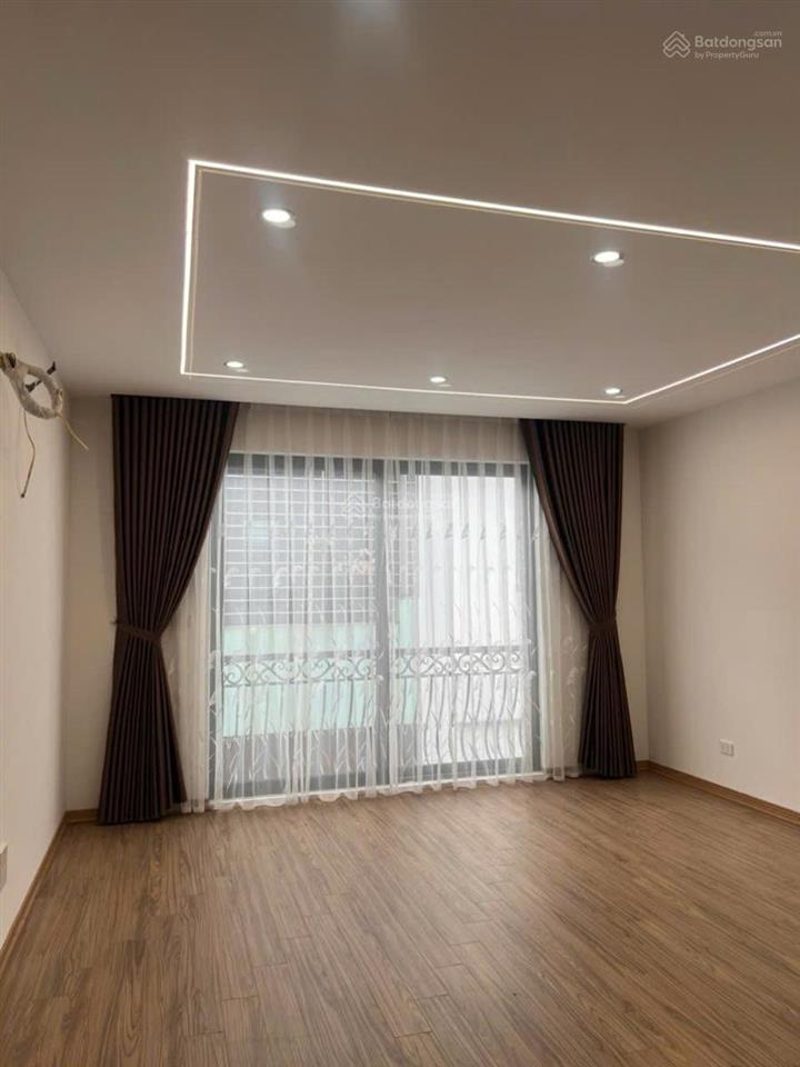 Nhà cầu giấy, 6 tầng thang máy, 10m ra ô tô, ngõ thông kinh doanh tốt, 39m2x6t