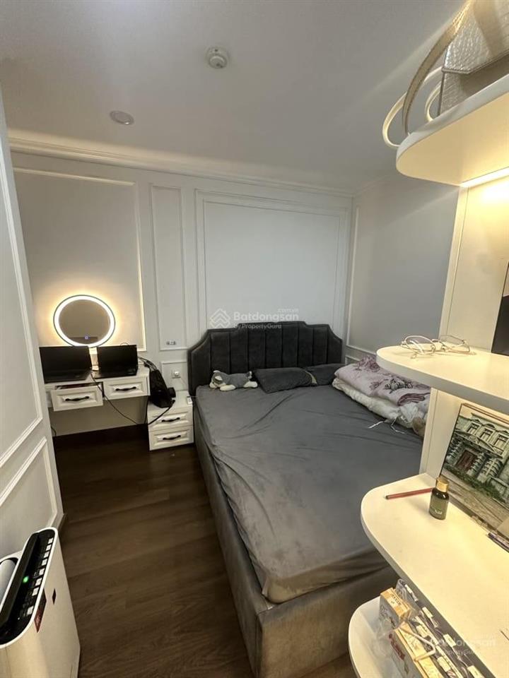 Bán căn hộ 2 phòng ngủ, diện tích 53m, nội thất đầy đủ giá 5.05 tỉ thu về.