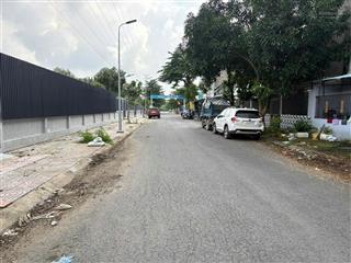 Góc 2 mặt tiền 11x20m đường 12m giá 80 tr/m2 liền kề 1181 lê văn lương phước kiển