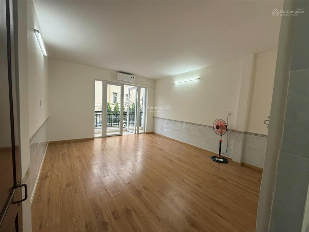 Khan hiếm!! bán căn nhà mặt tiền vuông vức ngay nguyễn văn hưởng  4.5m x 18m  giá chỉ 16tỷ