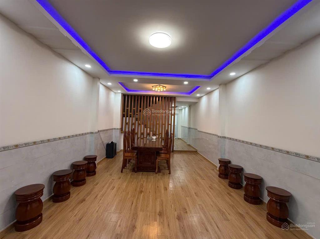 Khan hiếm!! bán căn nhà mặt tiền vuông vức ngay nguyễn văn hưởng  4.5m x 18m  giá chỉ 16tỷ