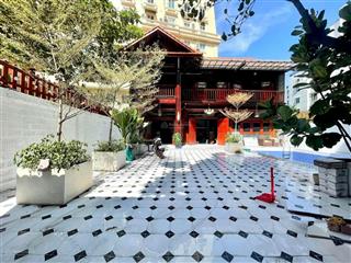 Chốt gấp! bán villa sân vườn hồ bơi mt nguyễn văn hưởng thảo điền q2  13x25,5m  giá ~150tr/m2