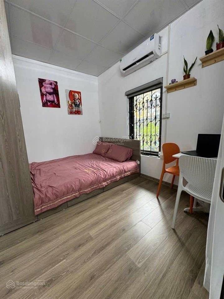 3,25 tỷ căn góc tầng hai 19m2 sổ đỏ (thực tế sử dụng 55m2) 2 pn thoáng phố thái thịnh, đống đa