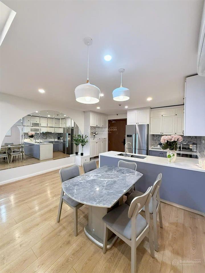 Bán căn hộ 2 phòng ngủ giá tốt nhất khu ngoại giao đoàn