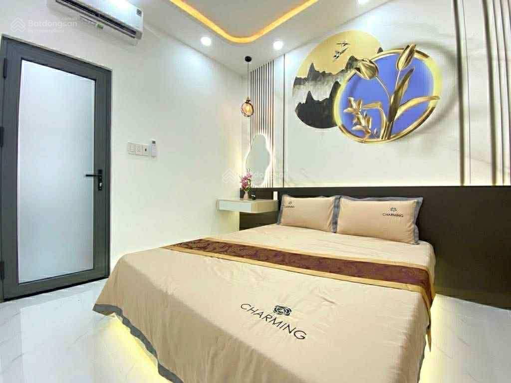 Tôi cần bán nhà hxh 79 lê hoàng phái 52m2 ngang 4.1m 1 trệt 2 lầu nhỉnh 6 tỷ p.17 gò vấp.