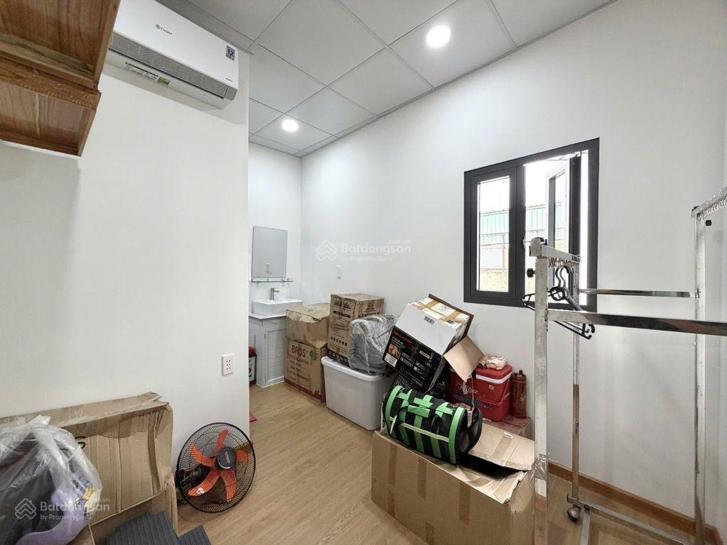 Ngay vòng xoay  điện biên phủ  4.35 tỷ có nhà 4 tầng 3 pn 4 wc  18m (5x4)  nội thất xịn