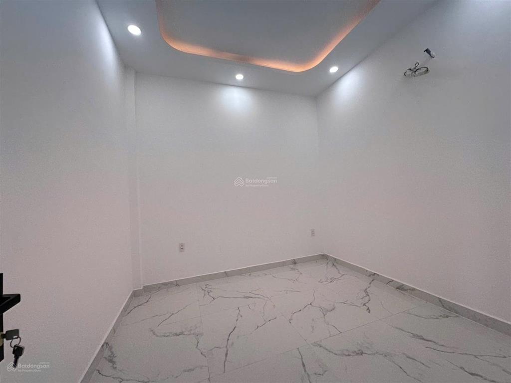 Vị trí đắc địa  mặt tiền đường dự án 100 căn, 2,8ty, 110m2, 4pn, 3wc shr  0936 639 ***