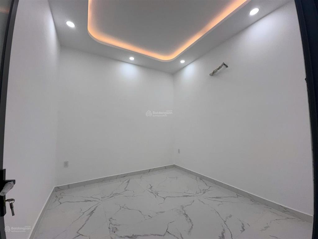 Vị trí đắc địa  mặt tiền đường dự án 100 căn, 2,8ty, 110m2, 4pn, 3wc shr  0936 639 ***