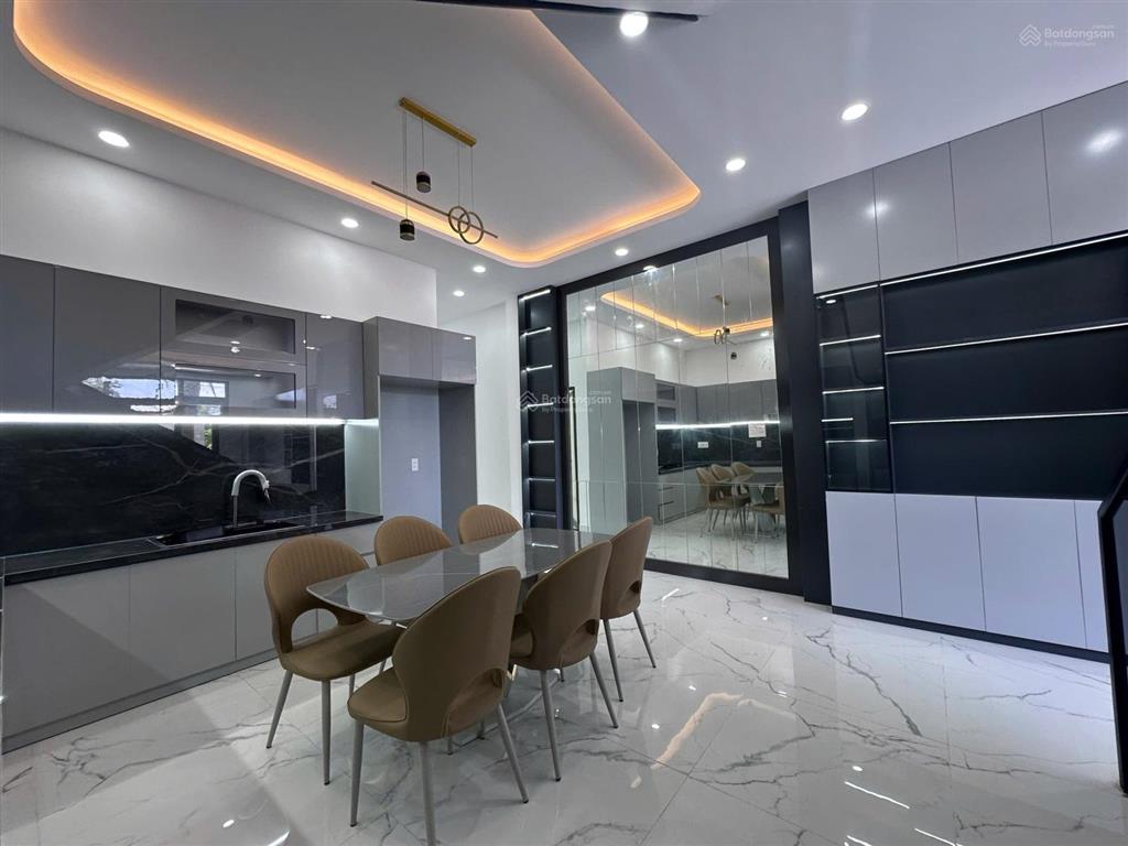 Vị trí đắc địa  mặt tiền đường dự án 100 căn, 2,8ty, 110m2, 4pn, 3wc shr  0936 639 ***