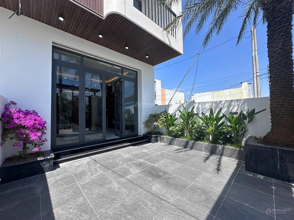 Vị trí đắc địa  mặt tiền đường dự án 100 căn, 2,8ty, 110m2, 4pn, 3wc shr  0936 639 ***