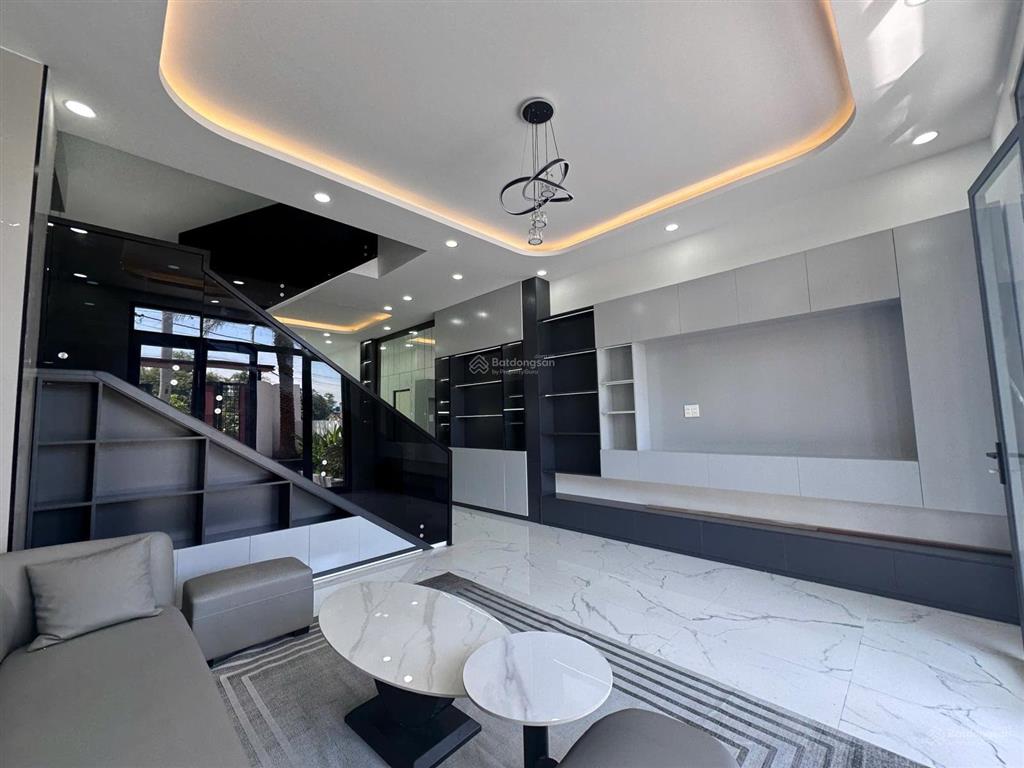 Vị trí đắc địa  mặt tiền đường dự án 100 căn, 2,8ty, 110m2, 4pn, 3wc shr  0936 639 ***