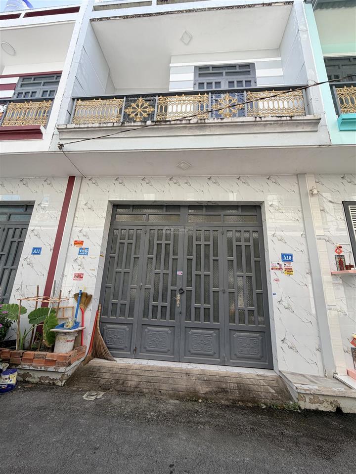 Ngộp  giá nào cũng bán 5x21m, ô tô vào tận nhà 1.7tỷ 4pn 2vs, shr  0936 639 ***