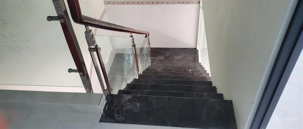 Ngộp  giá nào cũng bán 5x21m, ô tô vào tận nhà 1.7tỷ 4pn 2vs, shr  0936 639 ***