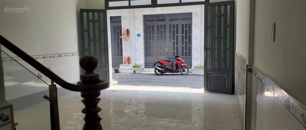 Ngộp  giá nào cũng bán 5x21m, ô tô vào tận nhà 1.7tỷ 4pn 2vs, shr  0936 639 ***