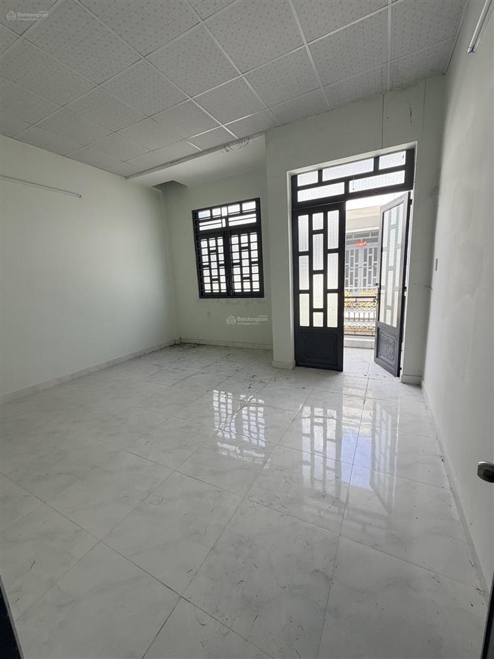 Ngộp  giá nào cũng bán 5x21m, ô tô vào tận nhà 1.7tỷ 4pn 2vs, shr  0936 639 ***