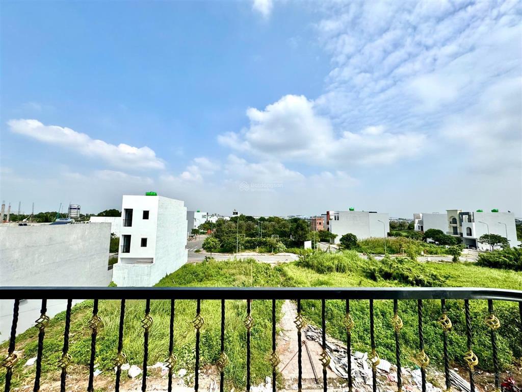 Căn góc 2 mặt tiền kđt the sol city vị trí đẹp 4,8ty 1trệt 2lầu 80m 4pn 4wc 1thờ 0936/639/960