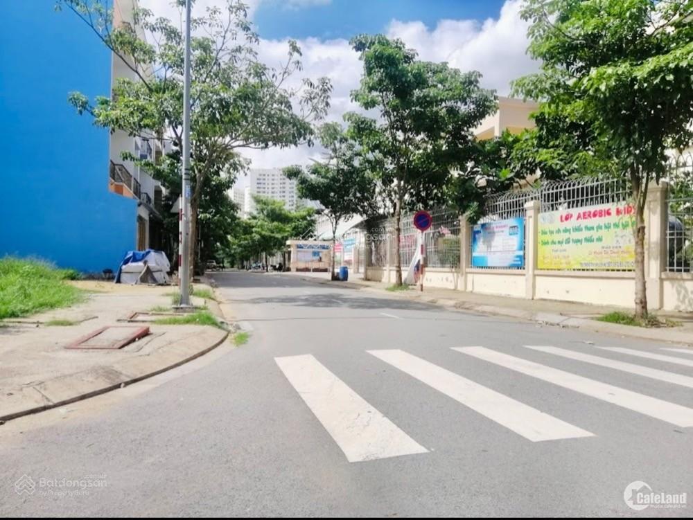 Bán nhà trung tâm 30m2 (ngang 4m)  2 tầng  2pn  bông sao phường 5 quận 8  nhỉnh 4 tỷ (tl)