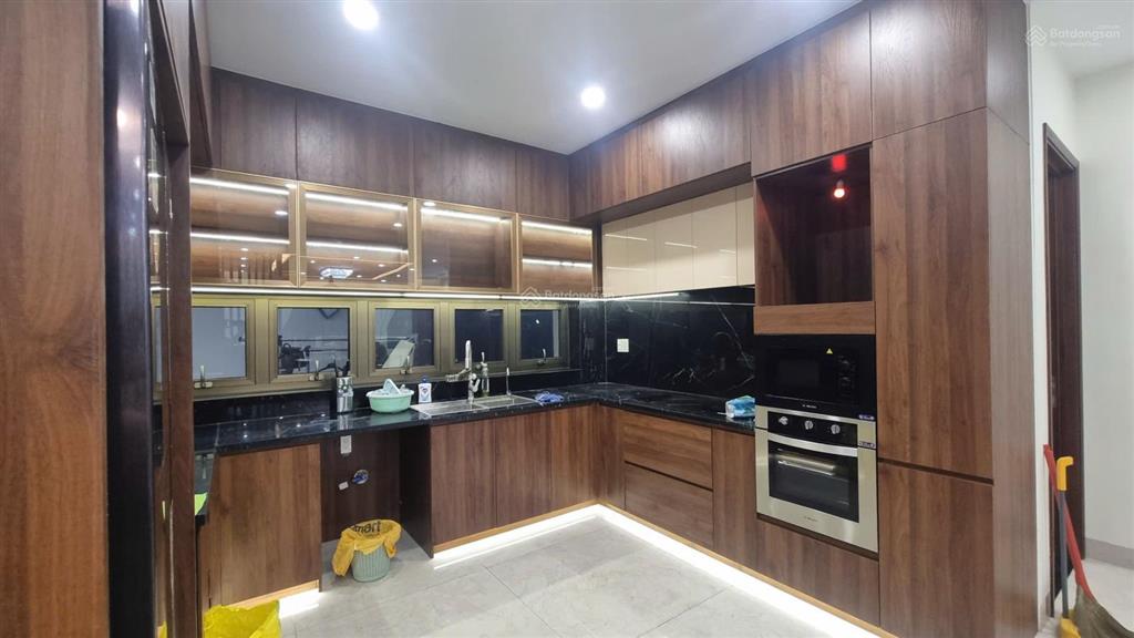 Bán biệt thự bùi tá hán! (10 x 22m) full nội thất cao cấp  nở hậu 12m  3 tầng  giá 56 tỷ tl