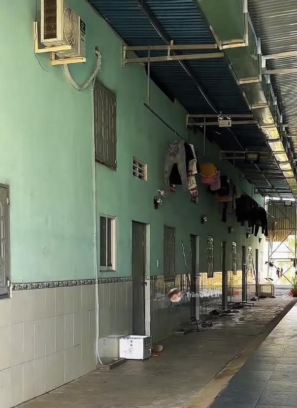 Dãy trọ 8p + 1 kiot dt 150m2 đi ra ql 13 500m gần chợ kcn bàu bàng 5phut sổ sẵn full luôn thổ cư